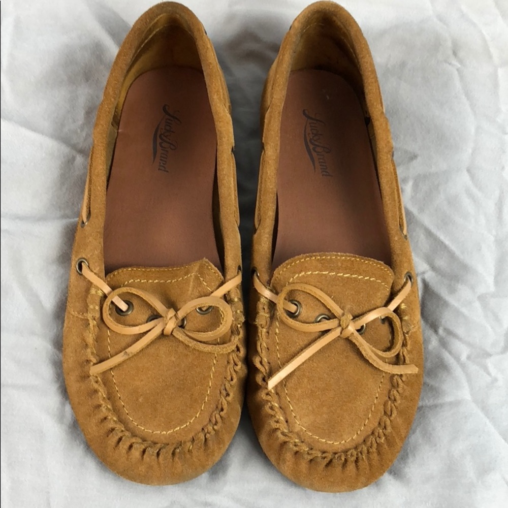 Lucky Brand 🍀 tan suede slip on moccasins